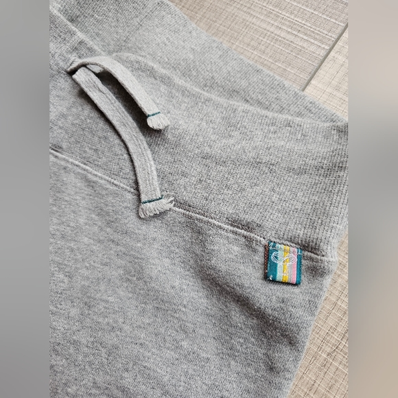 Aritzia (TNA) Cropped Joggers - Picture 2 of 5